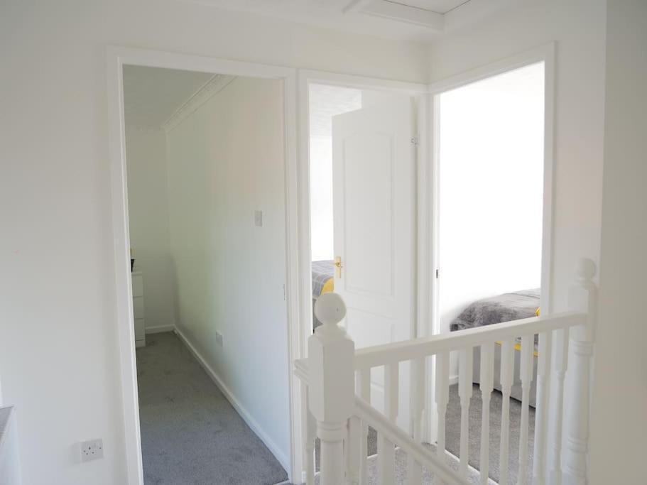 Cosy Four Bed Property With En-Suite Near To Nec Birmingham Airport And The City Exterior foto